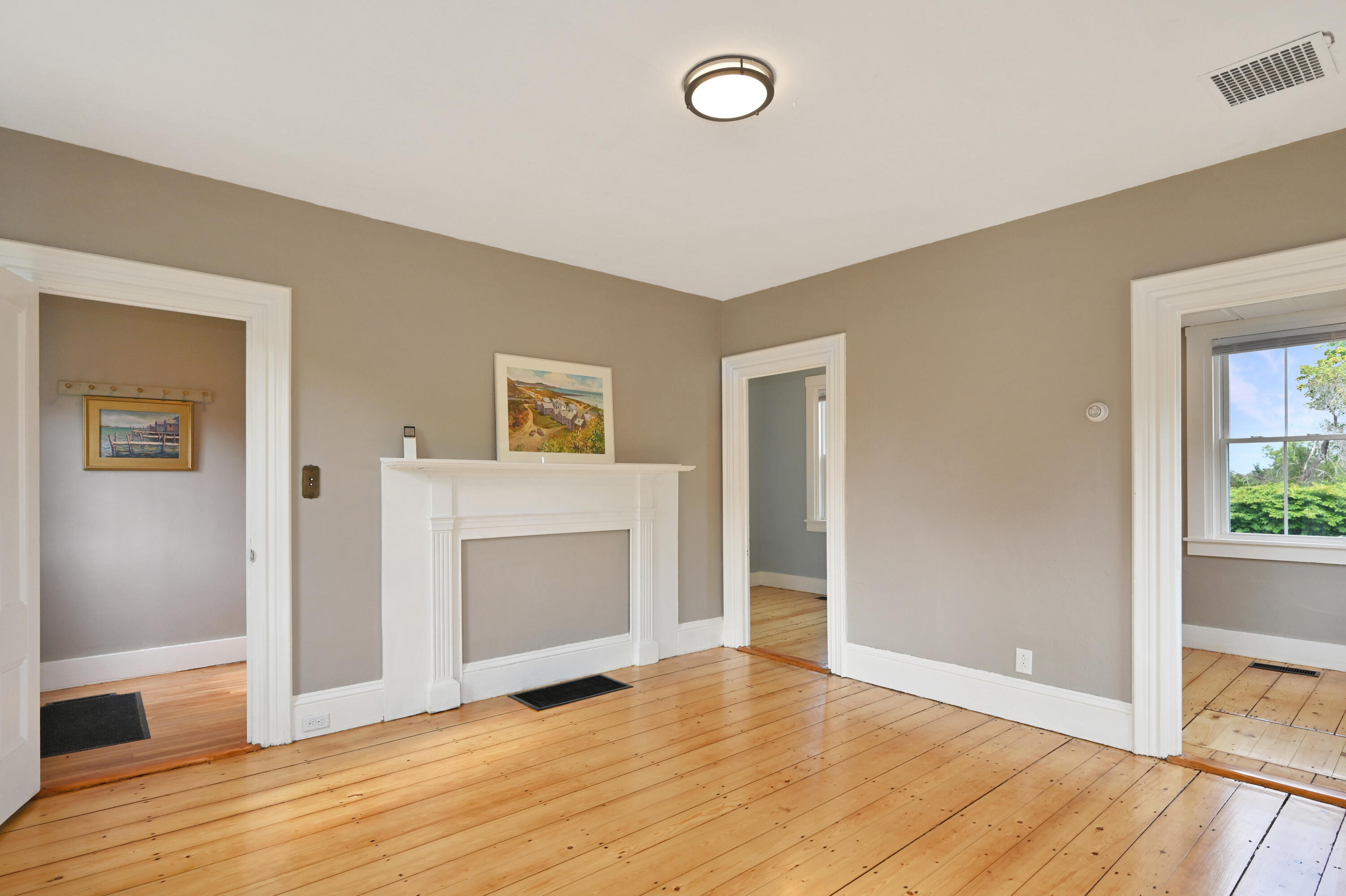 1738 Harpswell Islands Road Orrs Island, ME 04066 - Photo 26 of 39 Living Room
