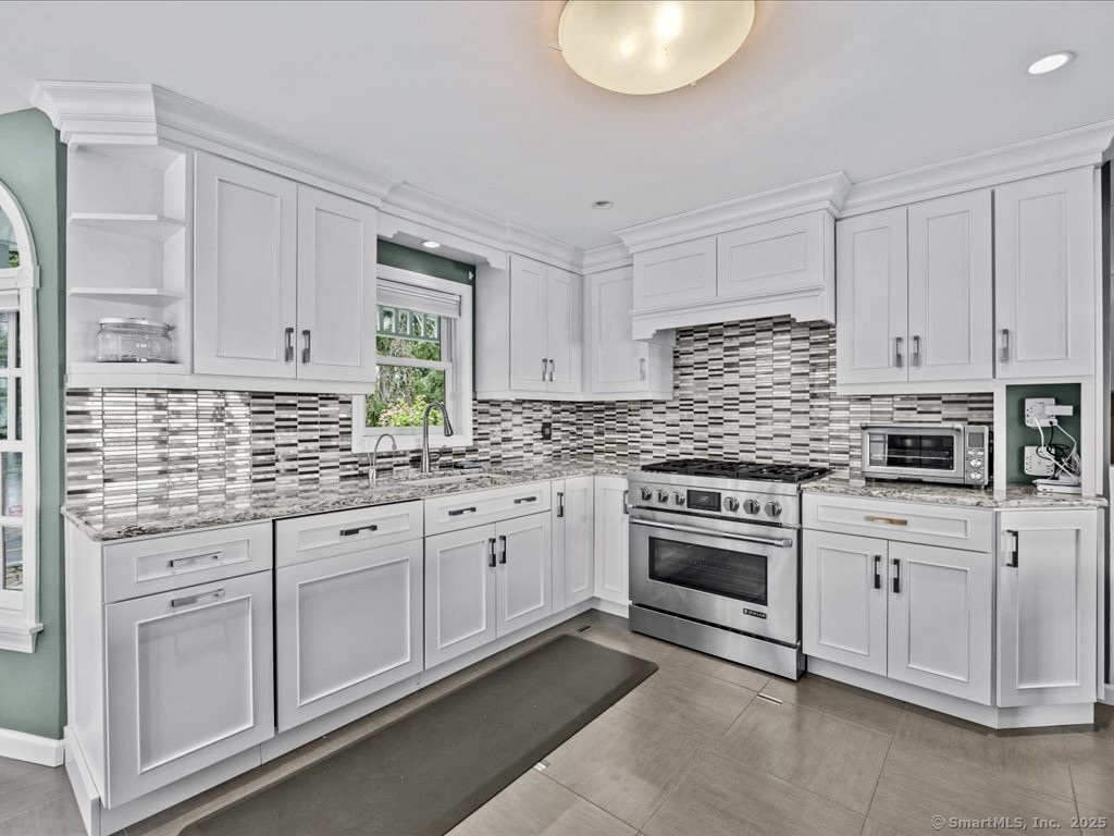 50 Grove Way Clinton, CT 06413 - Photo 16 of 39