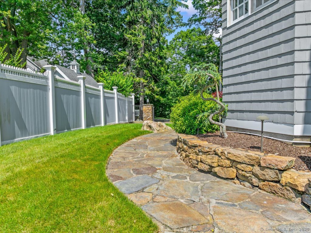 50 Grove Way Clinton, CT 06413 - Photo 10 of 39