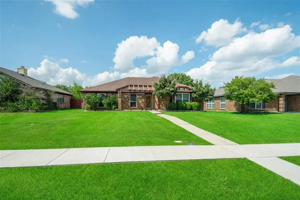 $2,300 | 1533 Springaire Lane, Lewisville, TX 75077