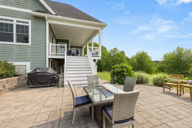 $1,687,000 | 4 Winterberry Drive, Dover, NH 03820