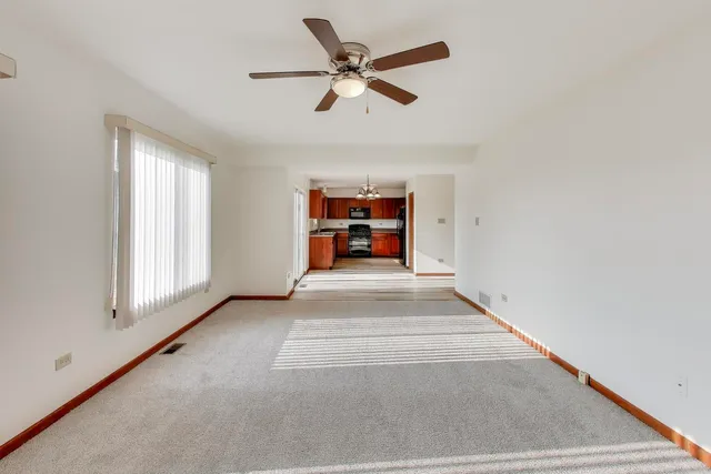 $369,000 | 2910 Bloomfield Drive, Joliet, IL 60436