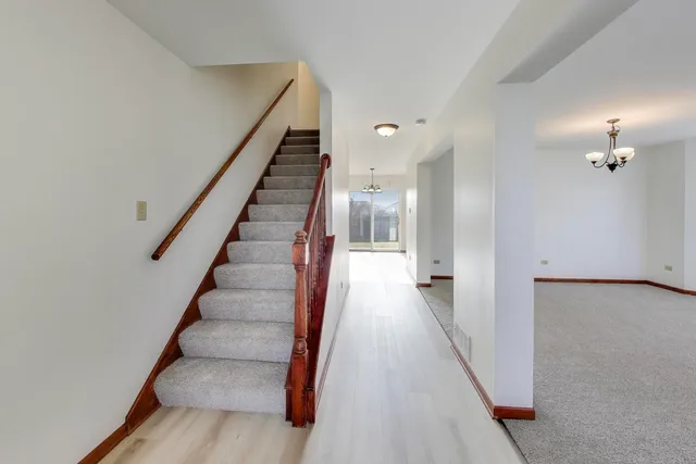 $369,000 | 2910 Bloomfield Drive, Joliet, IL 60436