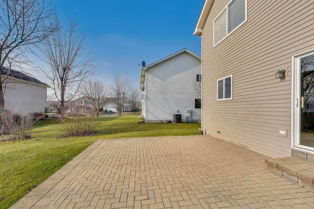 $369,000 | 2910 Bloomfield Drive, Joliet, IL 60436