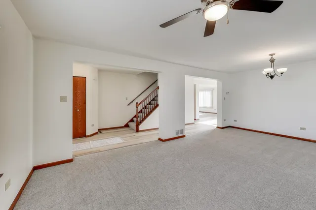 $369,000 | 2910 Bloomfield Drive, Joliet, IL 60436