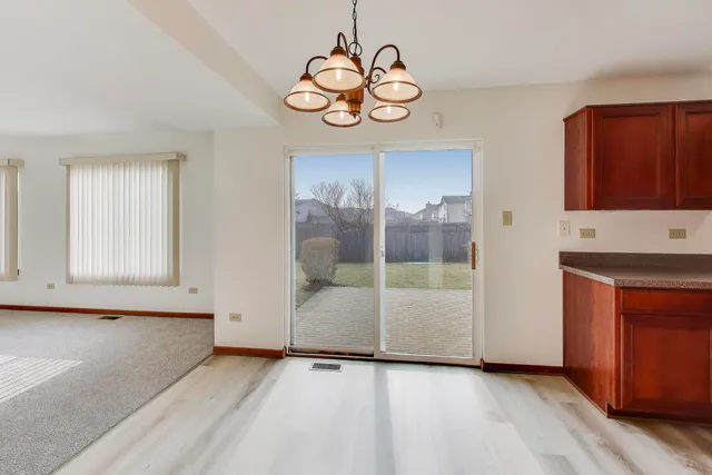 $369,000 | 2910 Bloomfield Drive, Joliet, IL 60436