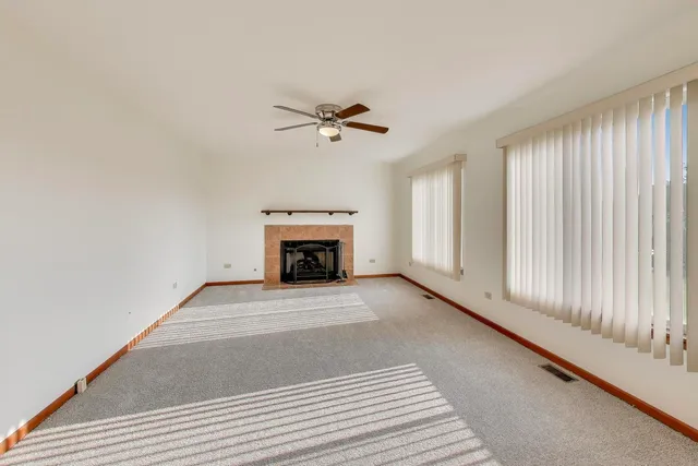 $369,000 | 2910 Bloomfield Drive, Joliet, IL 60436