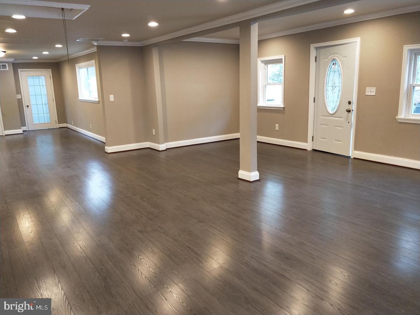 216 Carvel Road Pasadena, MD 21122 - Photo 3 of 38 Gallery Image 3