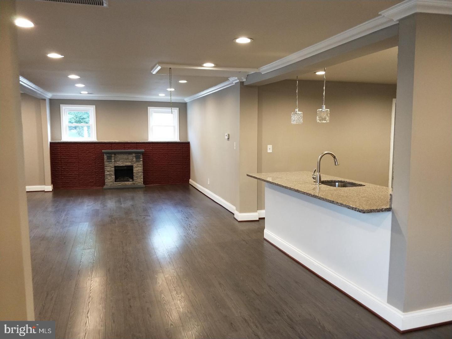 216 Carvel Road Pasadena, MD 21122 - Photo 4 of 38 Gallery Image 4