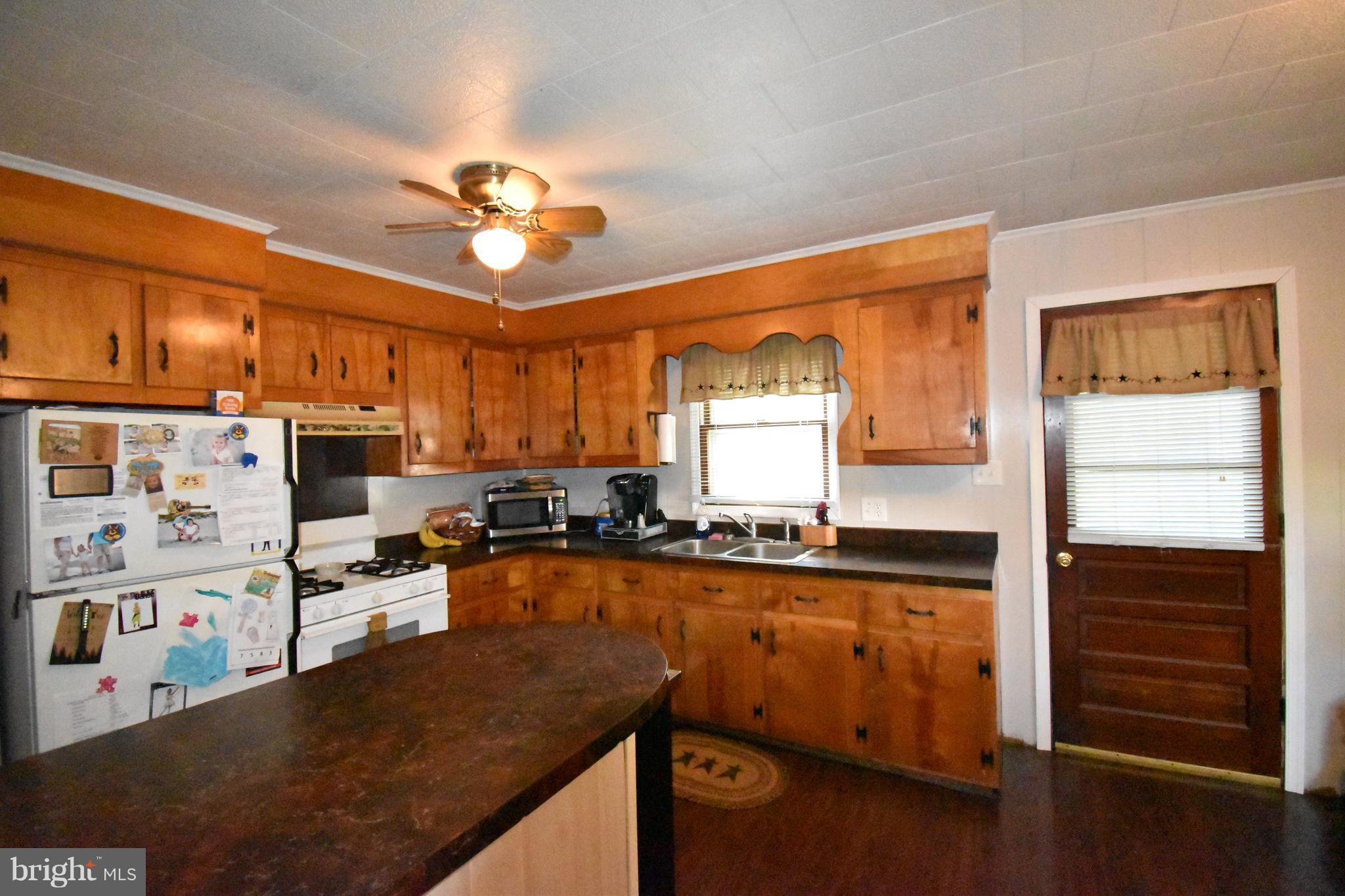 5302 Spring Drive Cambridge, MD 21613 - Photo 11 of 27 Kitchen