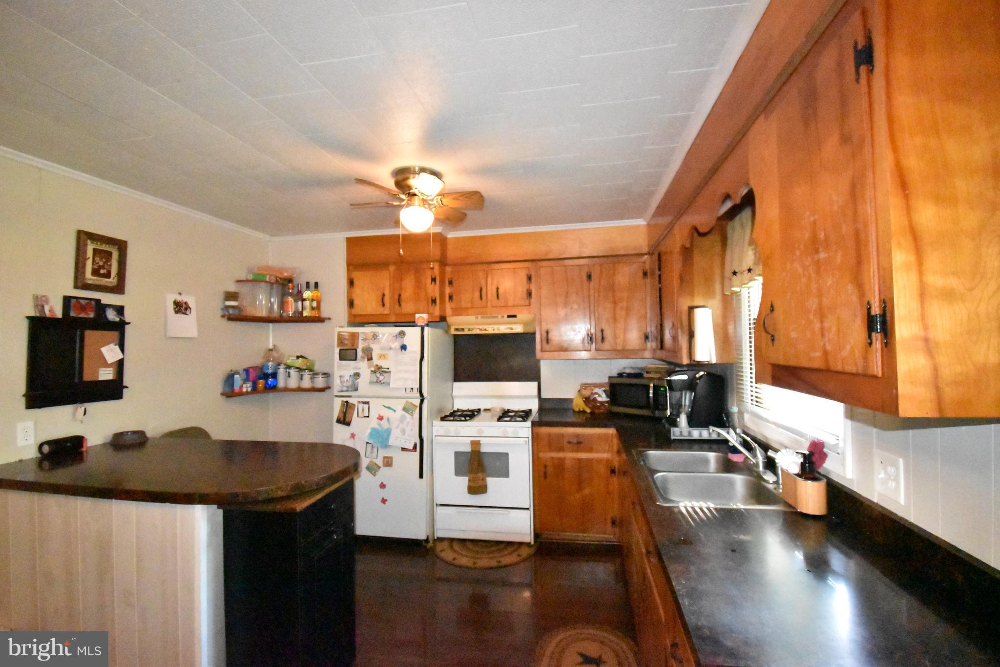 5302 Spring Drive Cambridge, MD 21613 - Photo 9 of 27 Kitchen