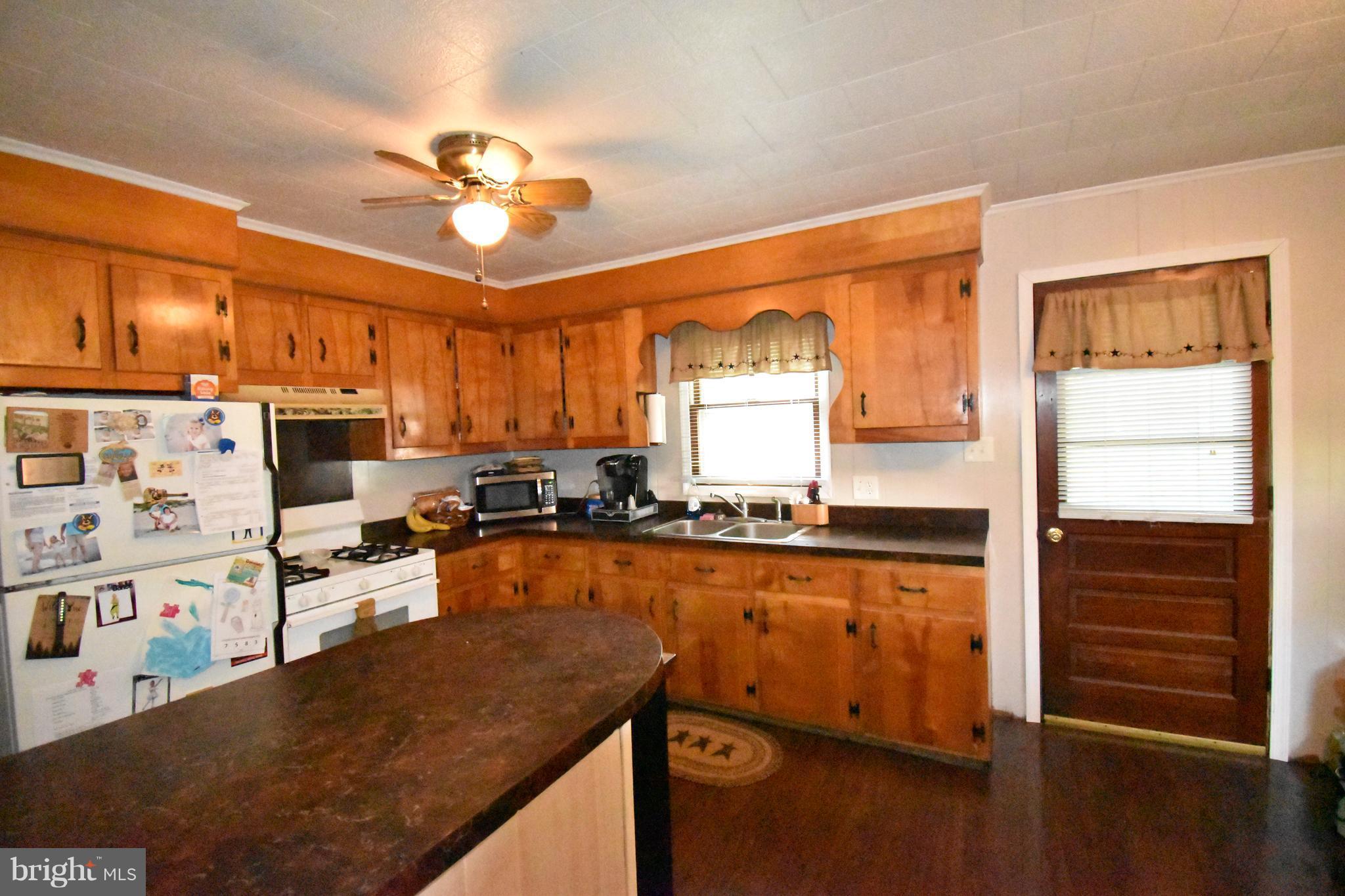5302 Spring Drive Cambridge, MD 21613 - Photo 10 of 27 Kitchen