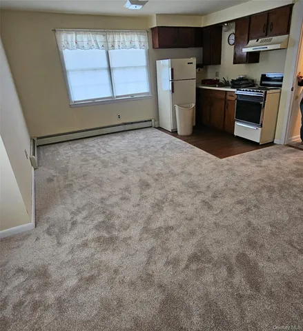 $1,600 | 210 South 9th Street, Lindenhurst, NY 11757