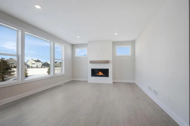 $4,000 | 10274 Arrowwood Path, Woodbury, MN 55129