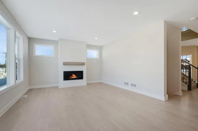 $4,000 | 10274 Arrowwood Path, Woodbury, MN 55129