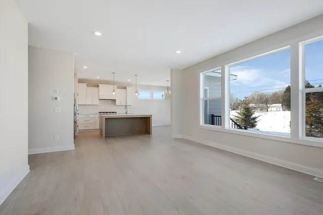 $4,000 | 10274 Arrowwood Path, Woodbury, MN 55129