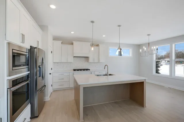 $4,000 | 10274 Arrowwood Path, Woodbury, MN 55129