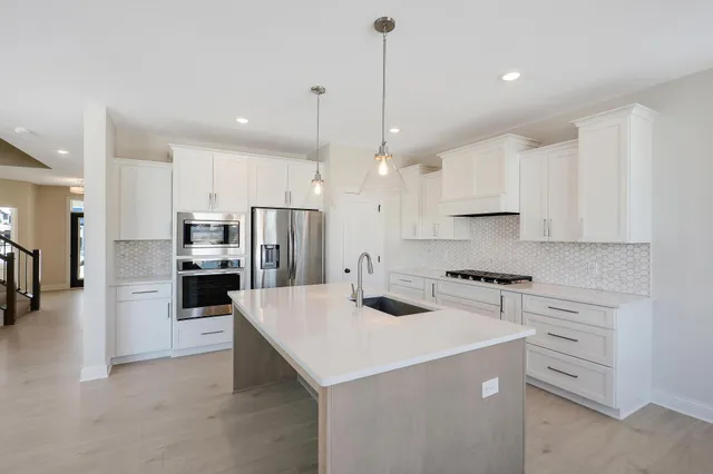 $4,000 | 10274 Arrowwood Path, Woodbury, MN 55129