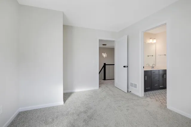 $4,000 | 10274 Arrowwood Path, Woodbury, MN 55129