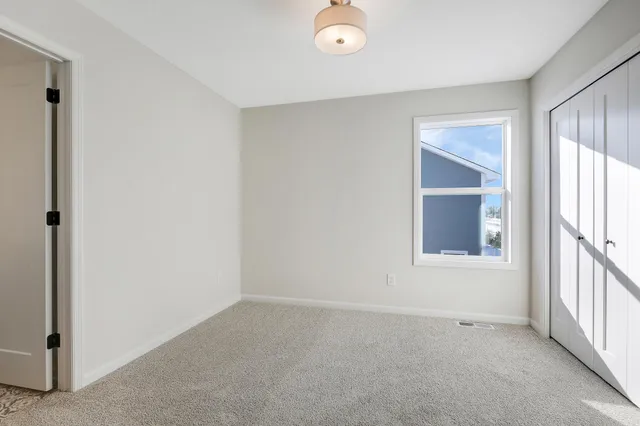 $4,000 | 10274 Arrowwood Path, Woodbury, MN 55129