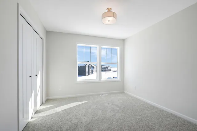 $4,000 | 10274 Arrowwood Path, Woodbury, MN 55129