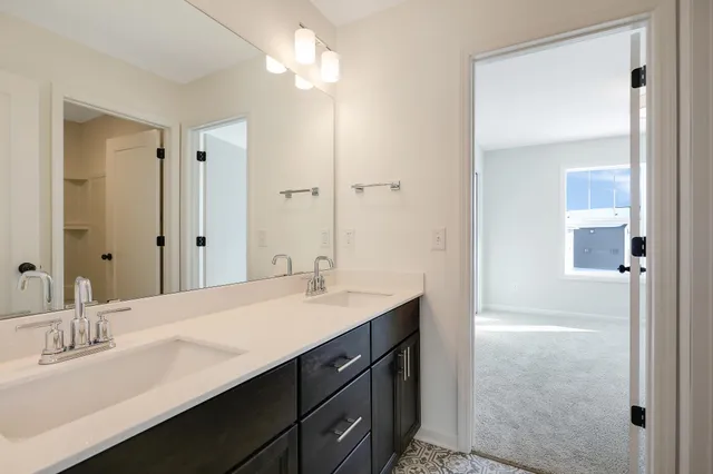 $4,000 | 10274 Arrowwood Path, Woodbury, MN 55129