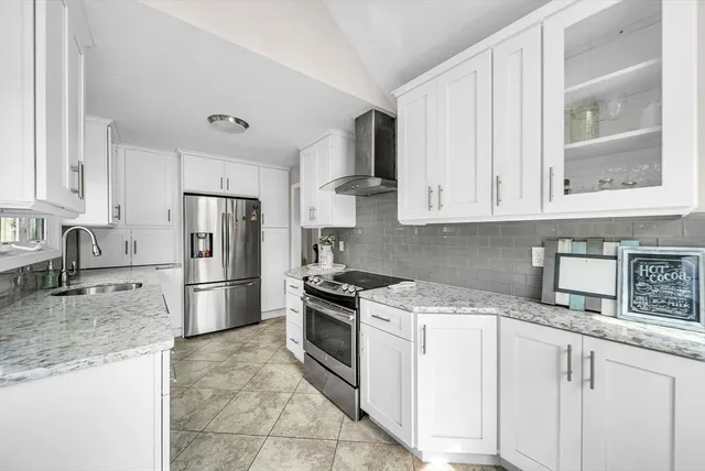 $589,000 | 5 Weybridge Lane, Unit 5, Hopkinton, MA 01748