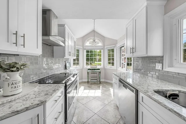 $589,000 | 5 Weybridge Lane, Unit 5, Hopkinton, MA 01748