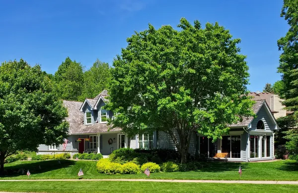 $599,900 | 1001 Walden Court, Burnsville, MN 55337