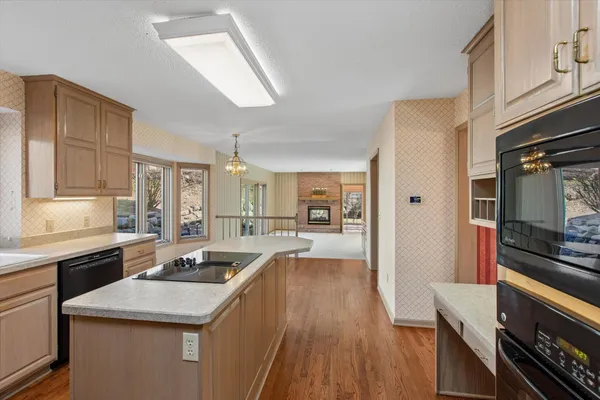 $599,900 | 1001 Walden Court, Burnsville, MN 55337