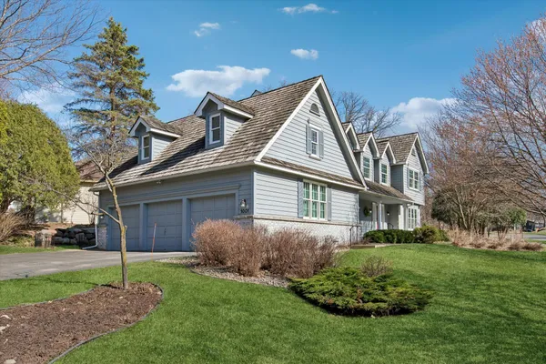 $599,900 | 1001 Walden Court, Burnsville, MN 55337