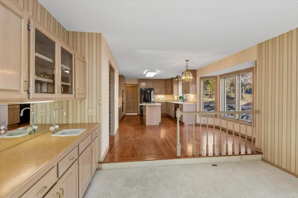 $599,900 | 1001 Walden Court, Burnsville, MN 55337