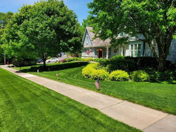 $599,900 | 1001 Walden Court, Burnsville, MN 55337