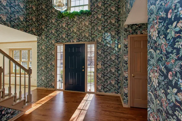 $599,900 | 1001 Walden Court, Burnsville, MN 55337