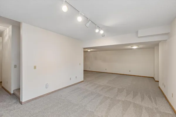 $599,900 | 1001 Walden Court, Burnsville, MN 55337