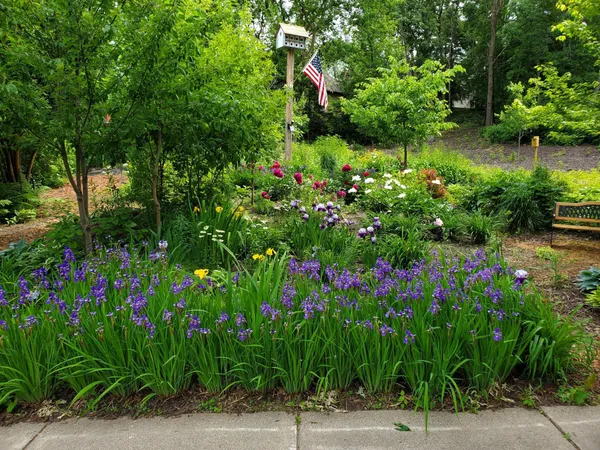 $599,900 | 1001 Walden Court, Burnsville, MN 55337