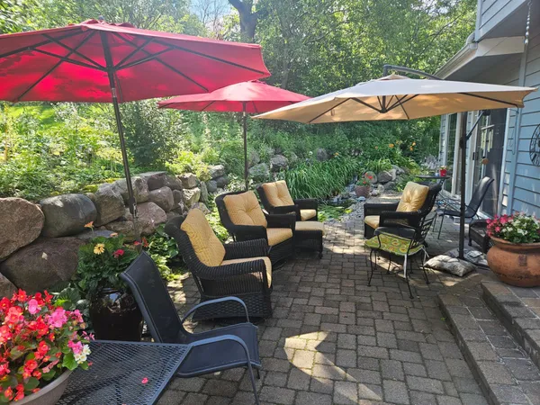 $599,900 | 1001 Walden Court, Burnsville, MN 55337