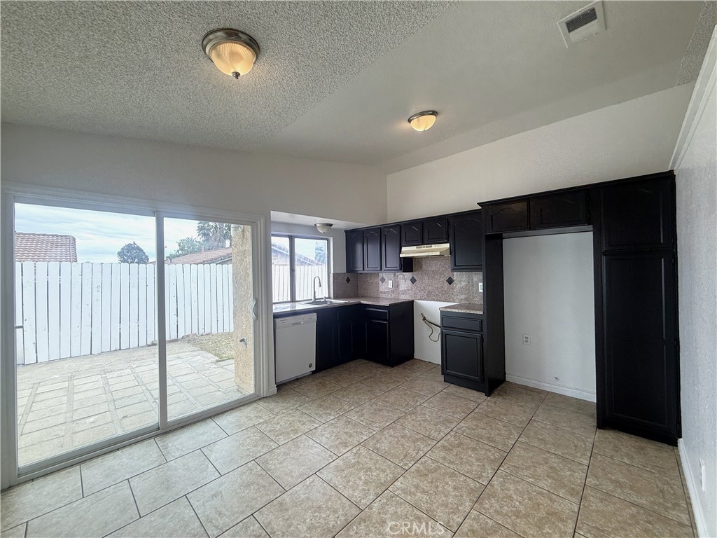 769 West Virginia Street Rialto, CA 92376 - Photo 6 of 16