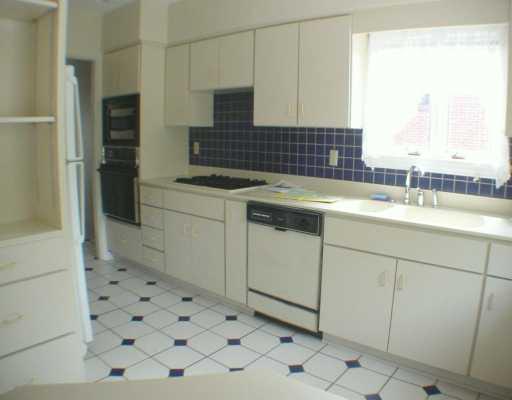 1334 Washington Road Mt. Lebanon, PA 15228 - Photo 5 of 8 Kitchen.