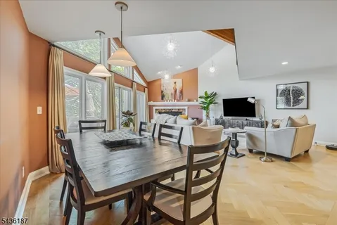 $785,000 | 35 Indian Run, Watchung, NJ 07069