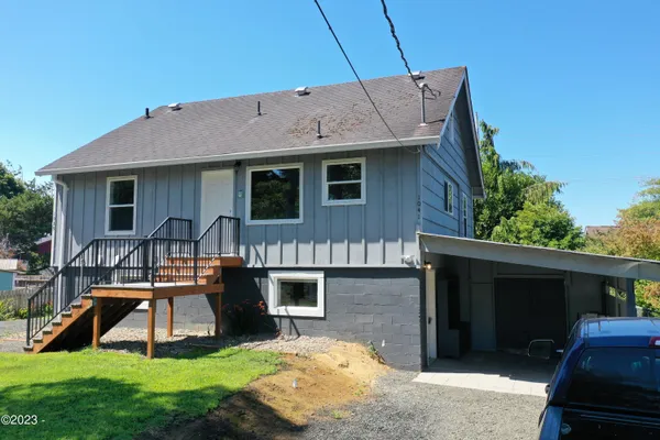 $639,000 | 1039 Northeast Grant Street, Newport, OR 97365