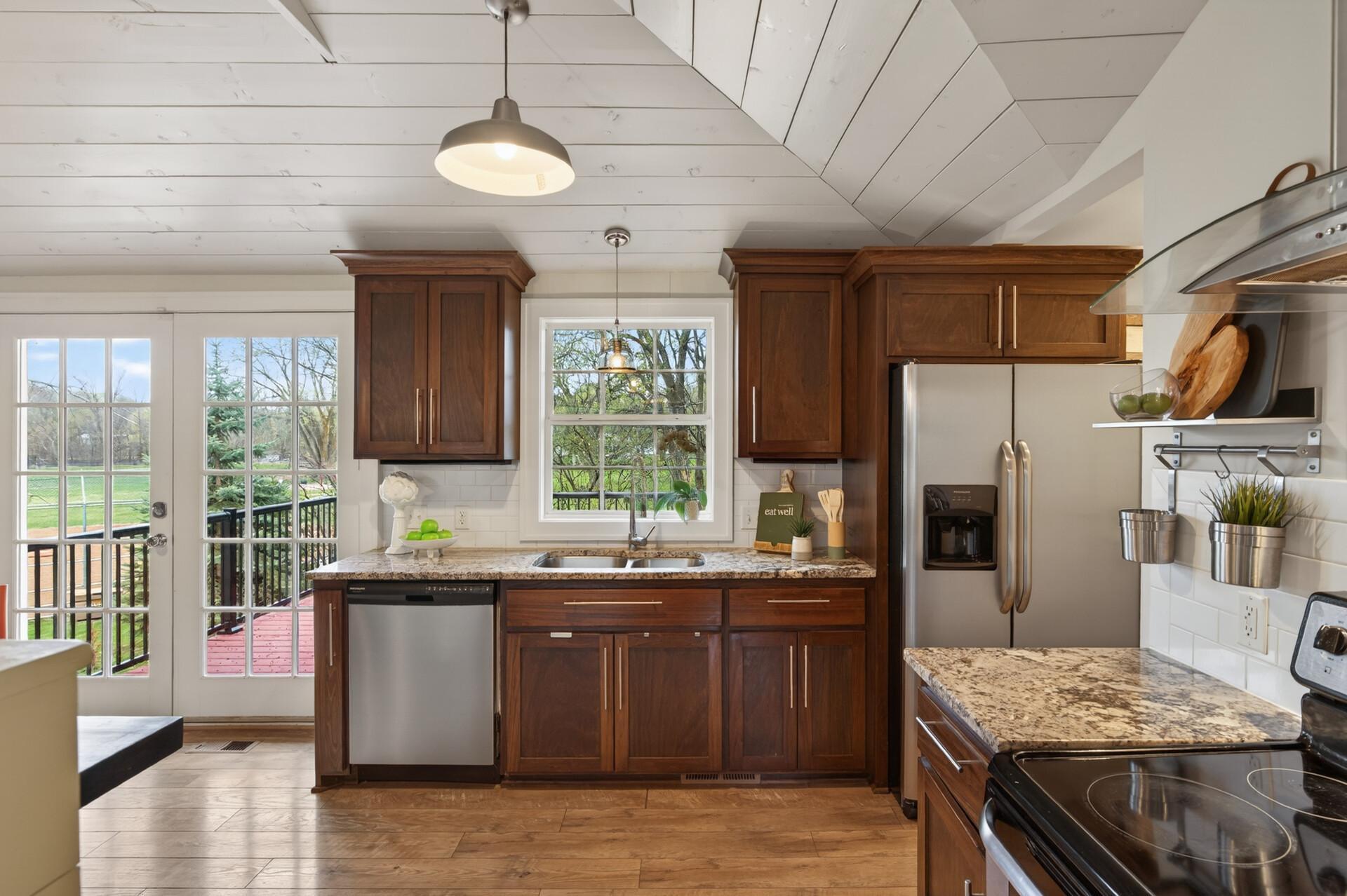 5330 Manitou Road Tonka Bay, MN 55331 - Photo 18 of 71