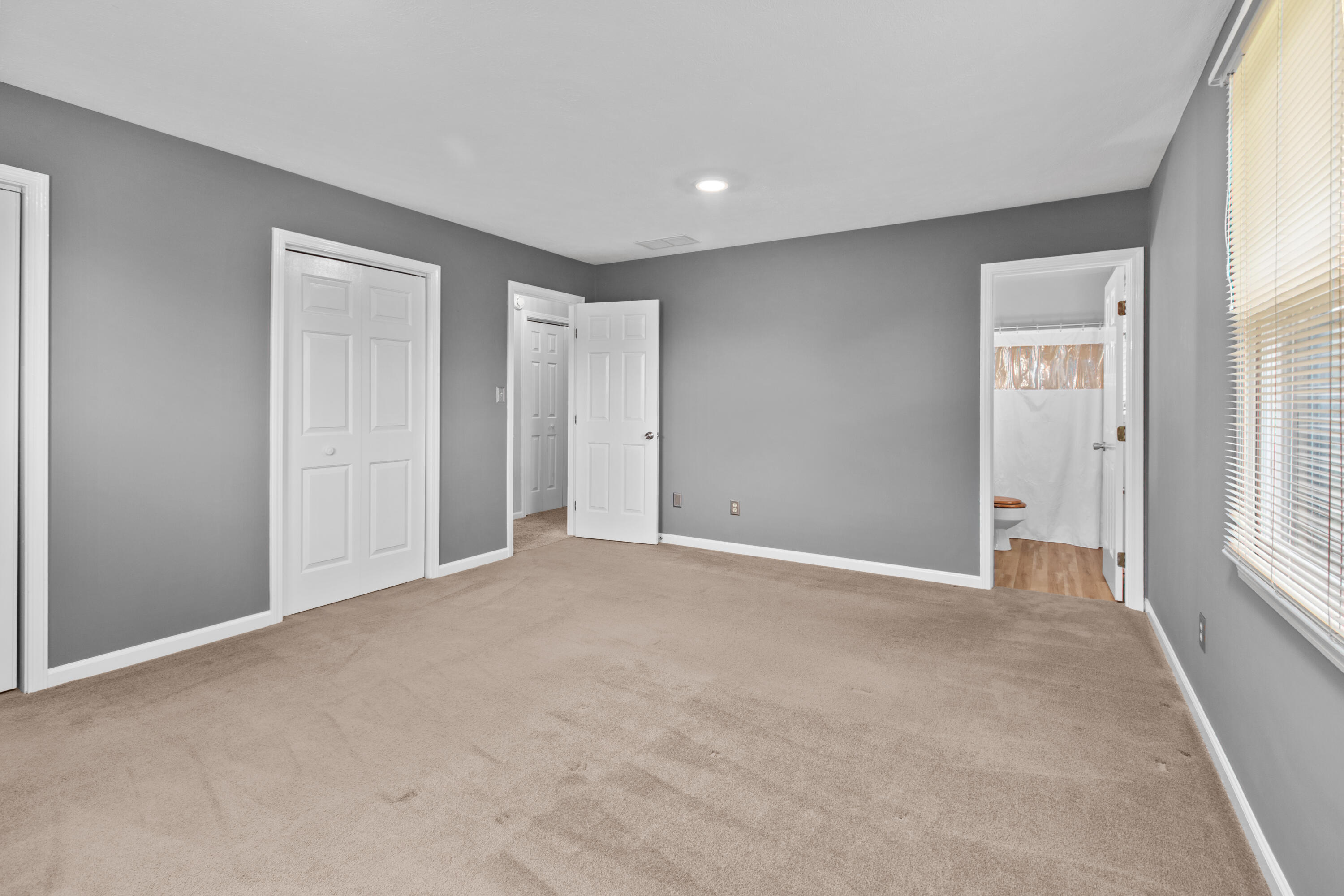 208 Falcon Road Versailles, KY 40383 - Photo 15 of 28 Upstairs Primary Bedroom
