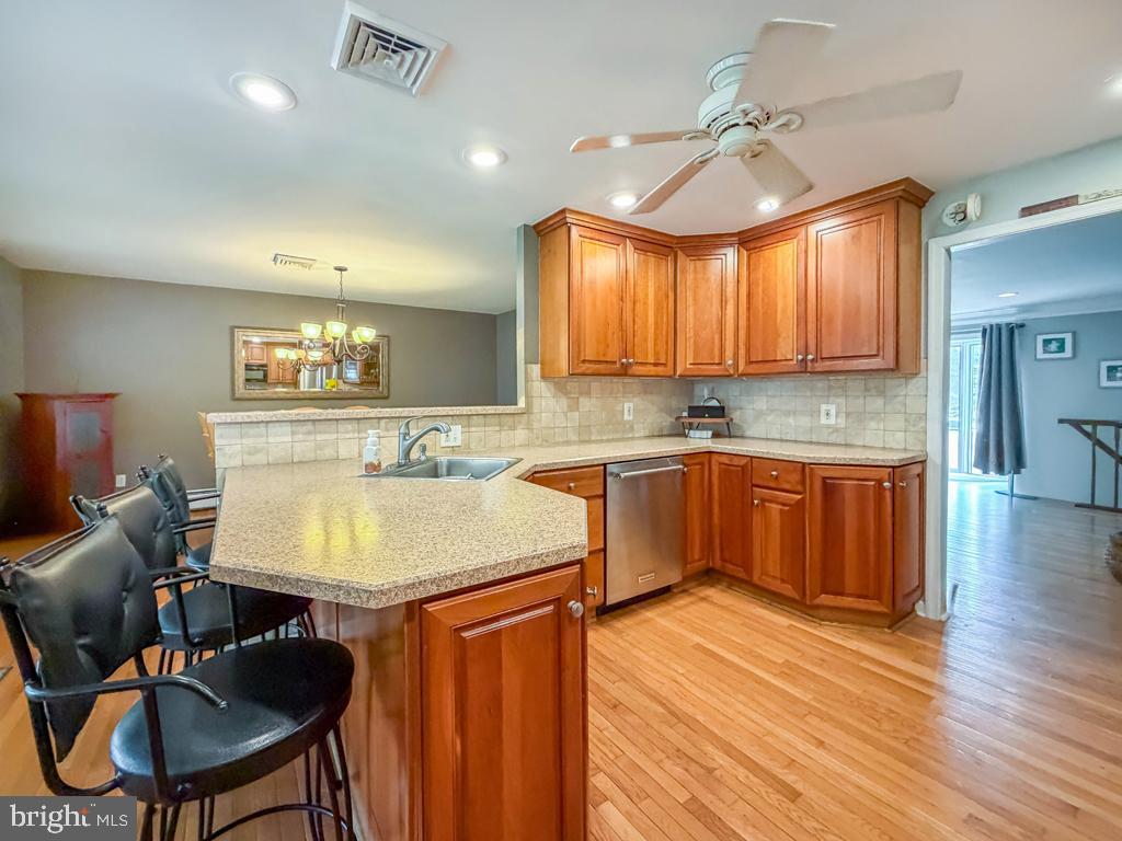 21 Rotterdam Road North Holland, PA 18966 - Photo 19 of 58 Remodeled Eat-In-Kitchen with Ceiling Fan