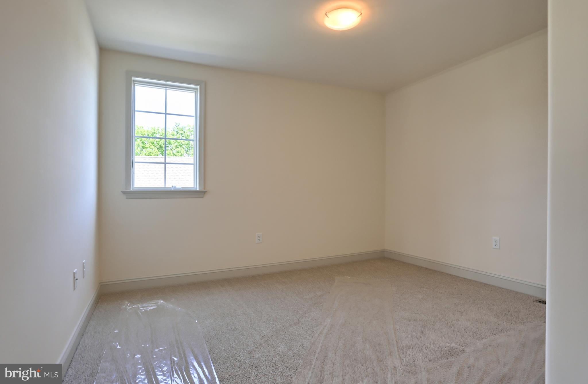17 Rolling Meadow Road Lebanon, PA 17046 - Photo 34 of 41 an empty room with a window