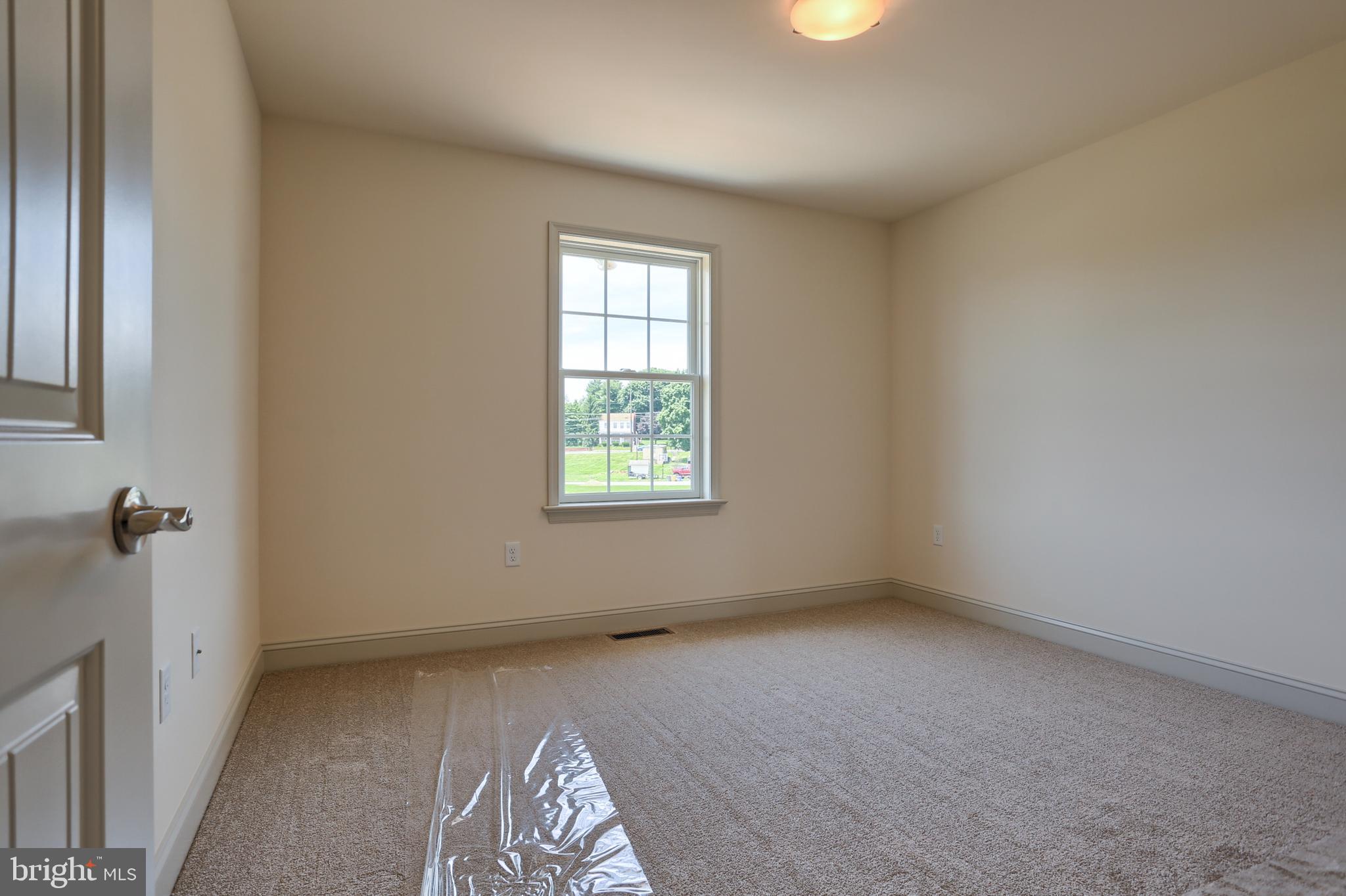 17 Rolling Meadow Road Lebanon, PA 17046 - Photo 36 of 41 an empty room with a window