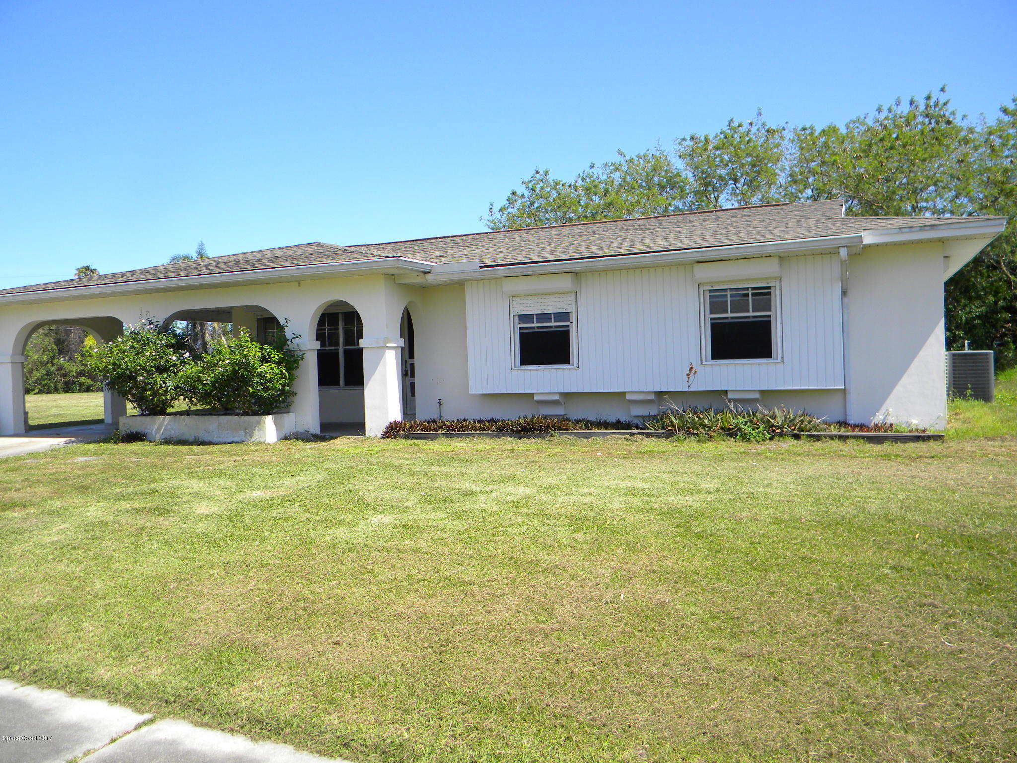 822 Angle Street Northeast Palm Bay, FL 32905 - Photo 2 of 13 Front View 2
