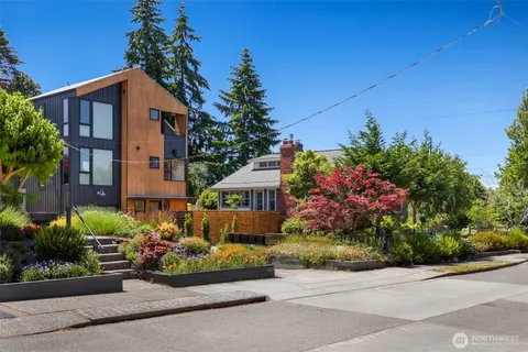 $825,000 | 527 B Northeast 89th Street, Seattle, WA 98115
