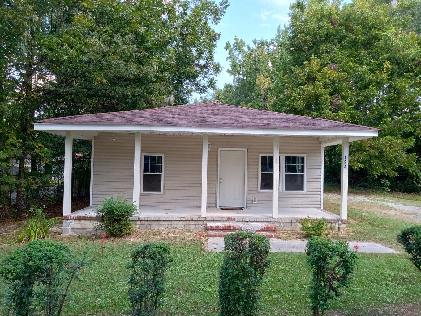 124 West Street Thomson, GA 30824 - Photo 2 of 13 front of house 3