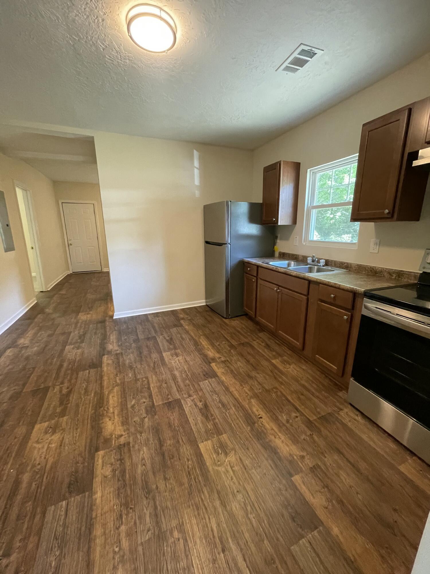 124 West Street Thomson, GA 30824 - Photo 8 of 13 IMG_5820